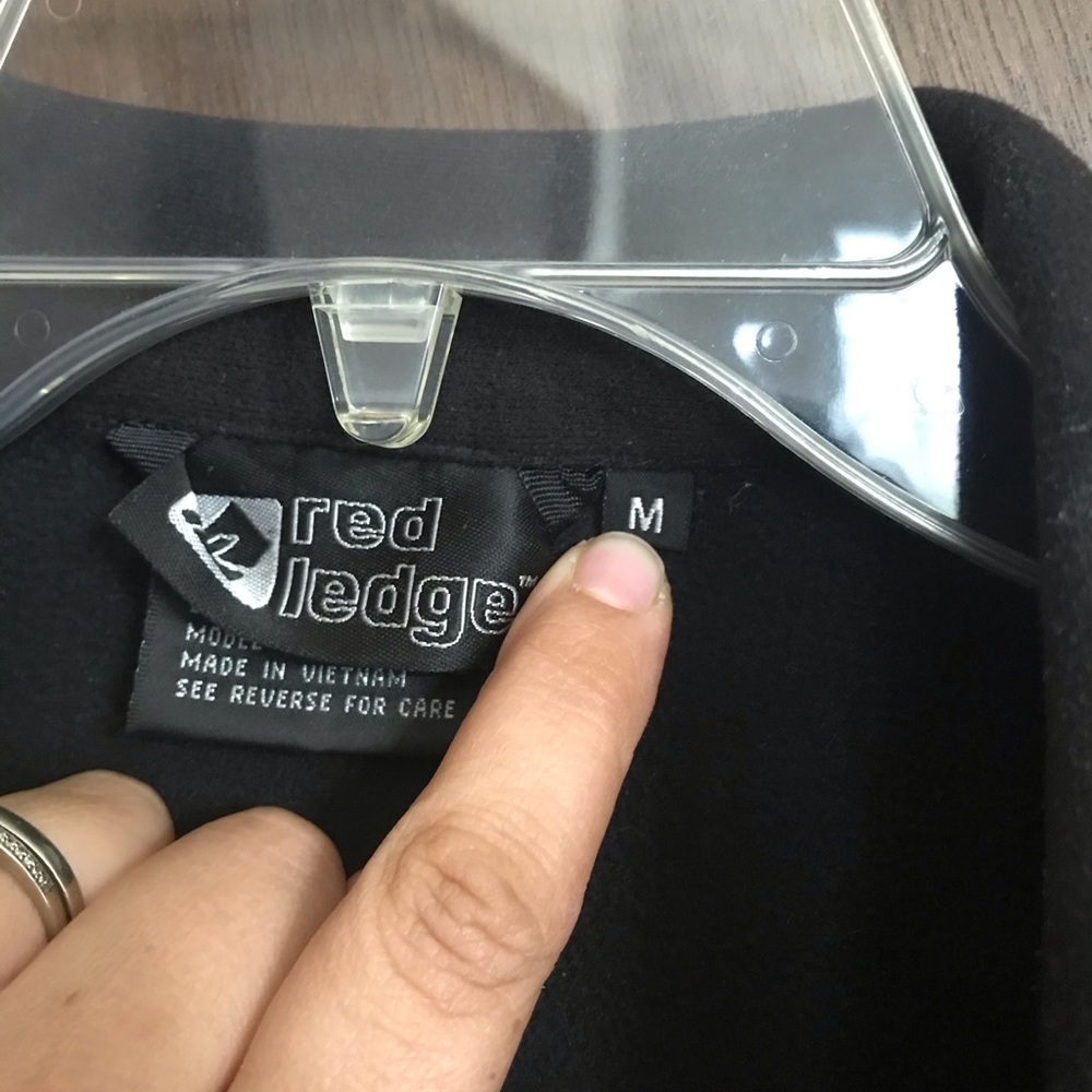 Red ledge soft shell jacket - Picture 5 of 7